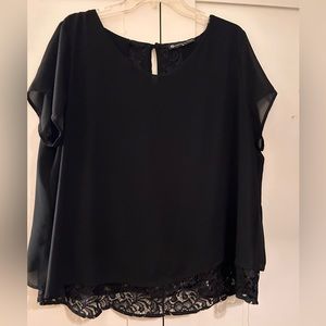 Fashion to figure black short sleeve blouse size 2 (plus) with lace back/ trim